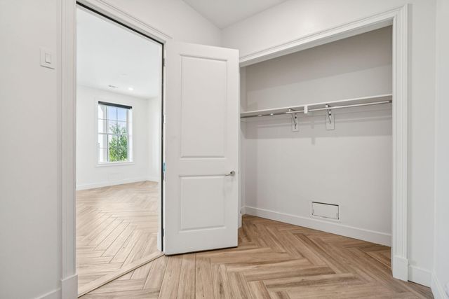 372 Broad Street, Charleston, SC 29401