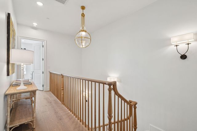 372 Broad Street, Charleston, SC 29401