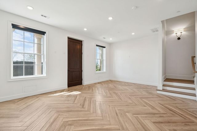 372 Broad Street, Charleston, SC 29401