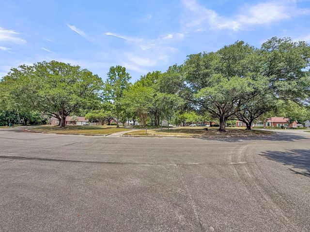 2179 Hunter Creek Drive, Charleston, SC 29414