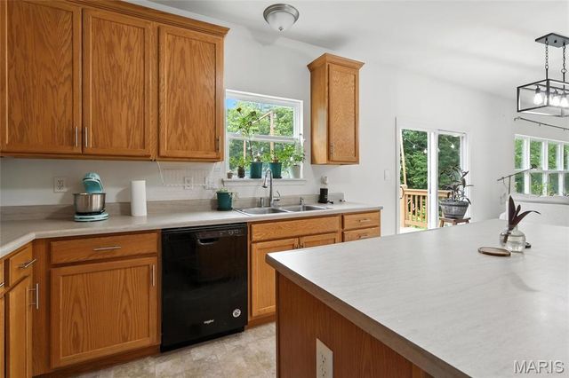 118 Village Glen Court, Wentzville, MO 63385