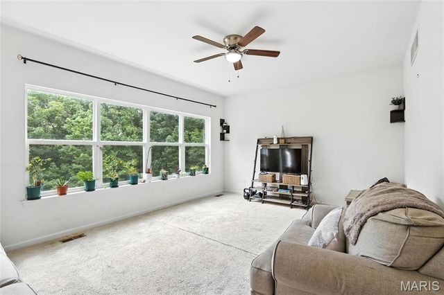 118 Village Glen Court, Wentzville, MO 63385