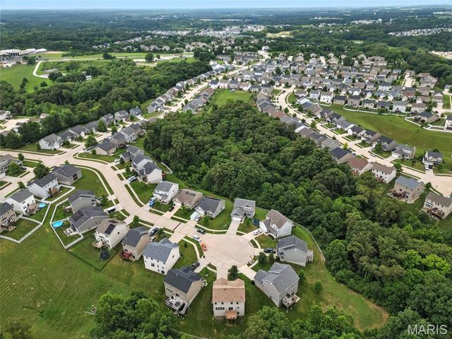 118 Village Glen Court, Wentzville, MO 63385