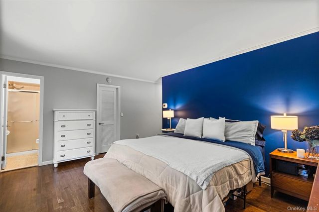 40 Penny Lane, Scarsdale, NY 10583