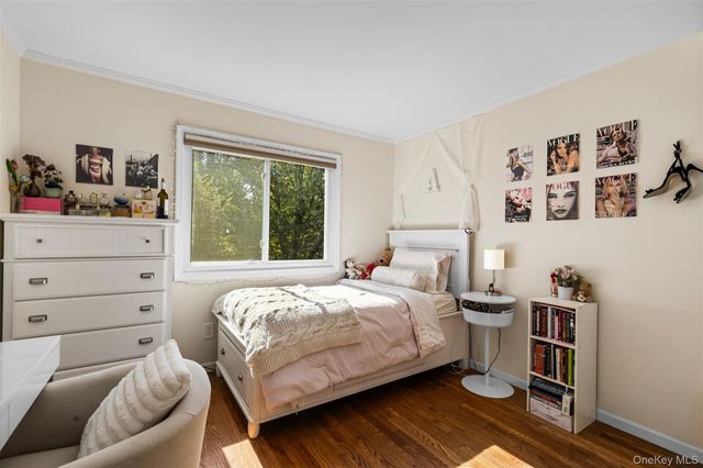 40 Penny Lane, Scarsdale, NY 10583