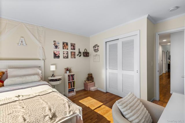 40 Penny Lane, Scarsdale, NY 10583