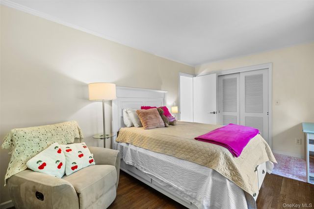 40 Penny Lane, Scarsdale, NY 10583