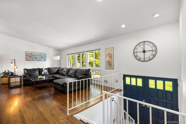 40 Penny Lane, Scarsdale, NY 10583