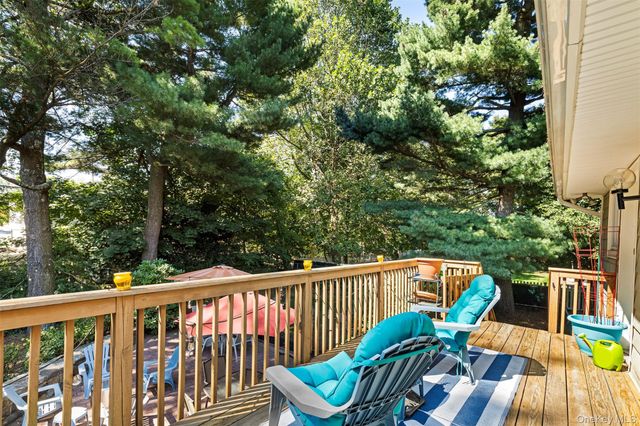 40 Penny Lane, Scarsdale, NY 10583