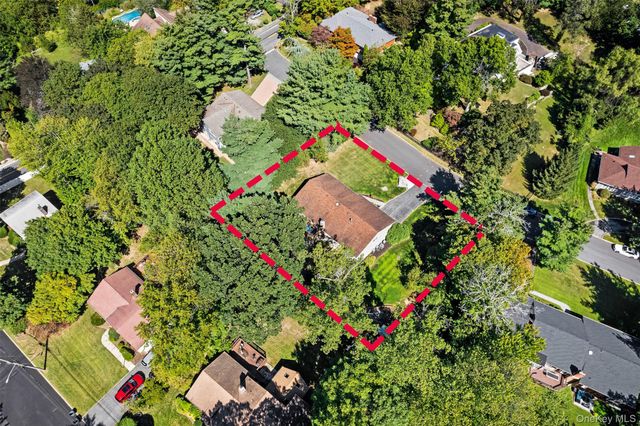 40 Penny Lane, Scarsdale, NY 10583