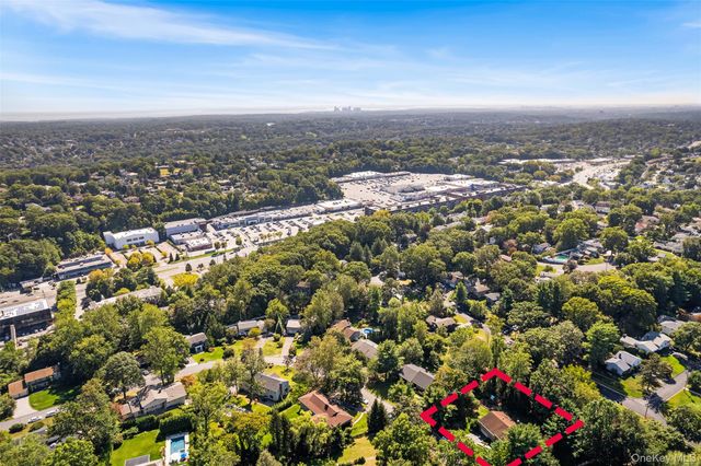 40 Penny Lane, Scarsdale, NY 10583