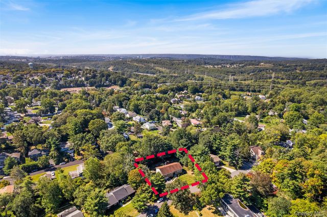 40 Penny Lane, Scarsdale, NY 10583