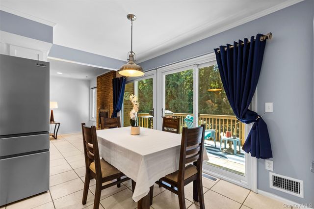 40 Penny Lane, Scarsdale, NY 10583