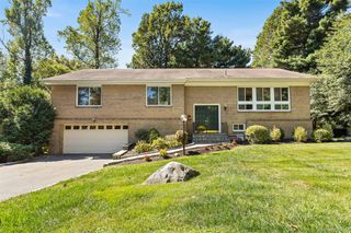 40 Penny Lane, Scarsdale, NY 10583
