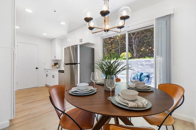 838 Valley Avenue, Solana Beach, CA 92075