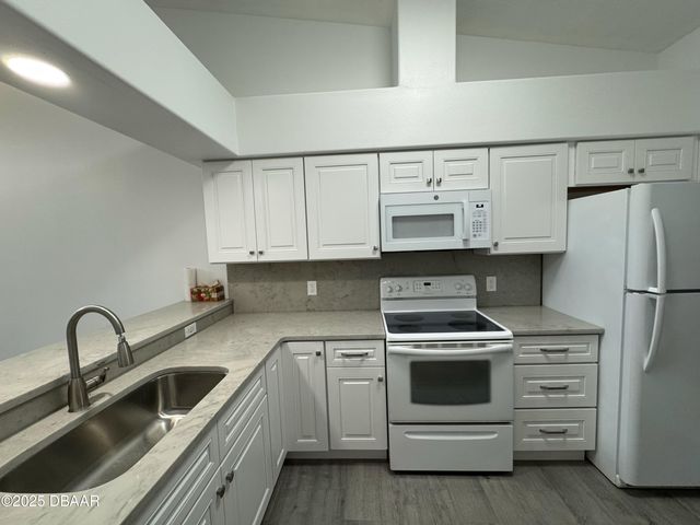 3533 Forest Branch Dr Apt D, Port Orange, FL 32129