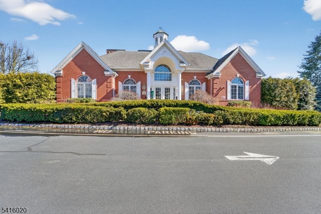 215 Barringer Dr, Nutley Twp., NJ 07110