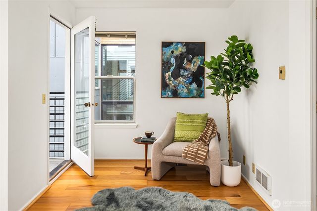 1106 18th Avenue, Seattle, WA 98122