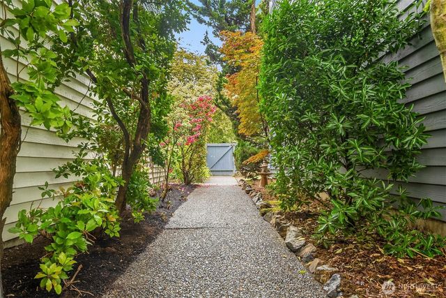1106 18th Avenue, Seattle, WA 98122