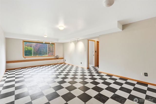619 Willow Road, Bellingham, WA 98225