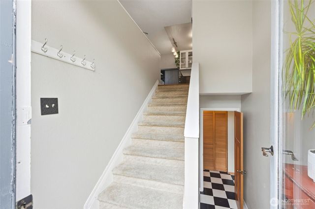 619 Willow Road, Bellingham, WA 98225