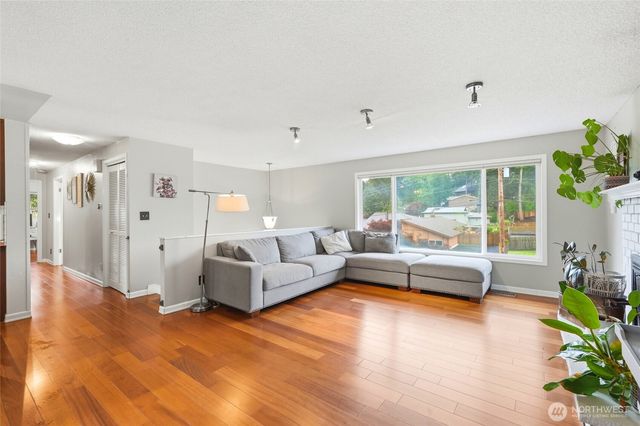 619 Willow Road, Bellingham, WA 98225