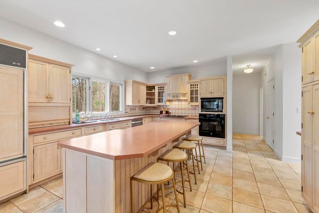 78 Cutters Ridge Rd, Carlisle, MA 01741