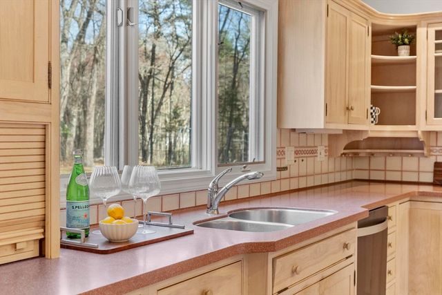 78 Cutters Ridge Rd, Carlisle, MA 01741