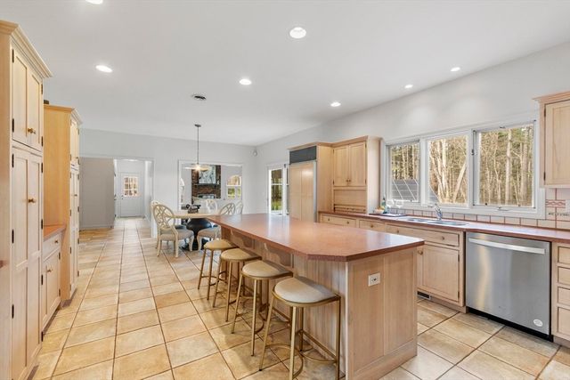 78 Cutters Ridge Rd, Carlisle, MA 01741