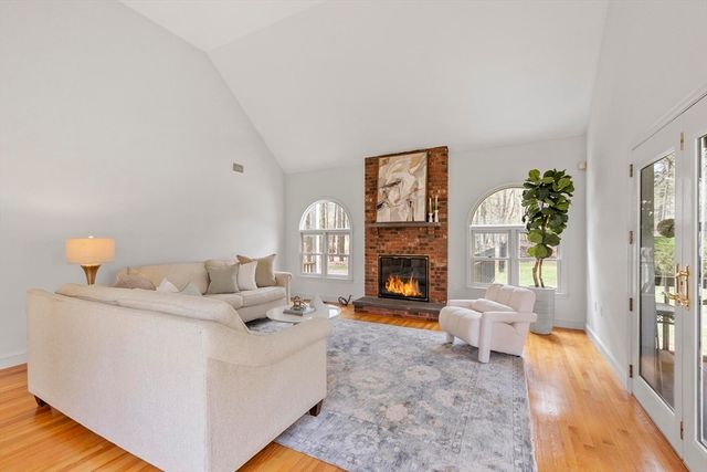 78 Cutters Ridge Rd, Carlisle, MA 01741