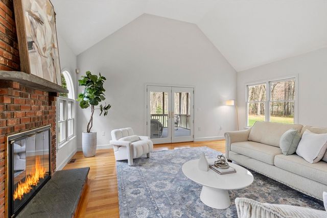 78 Cutters Ridge Rd, Carlisle, MA 01741