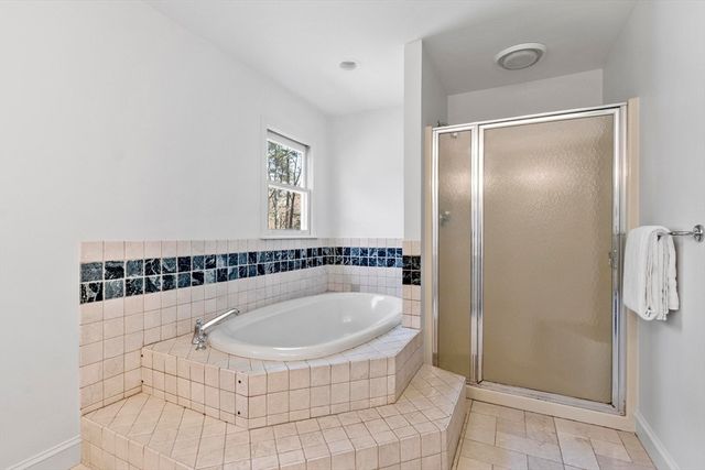 78 Cutters Ridge Rd, Carlisle, MA 01741