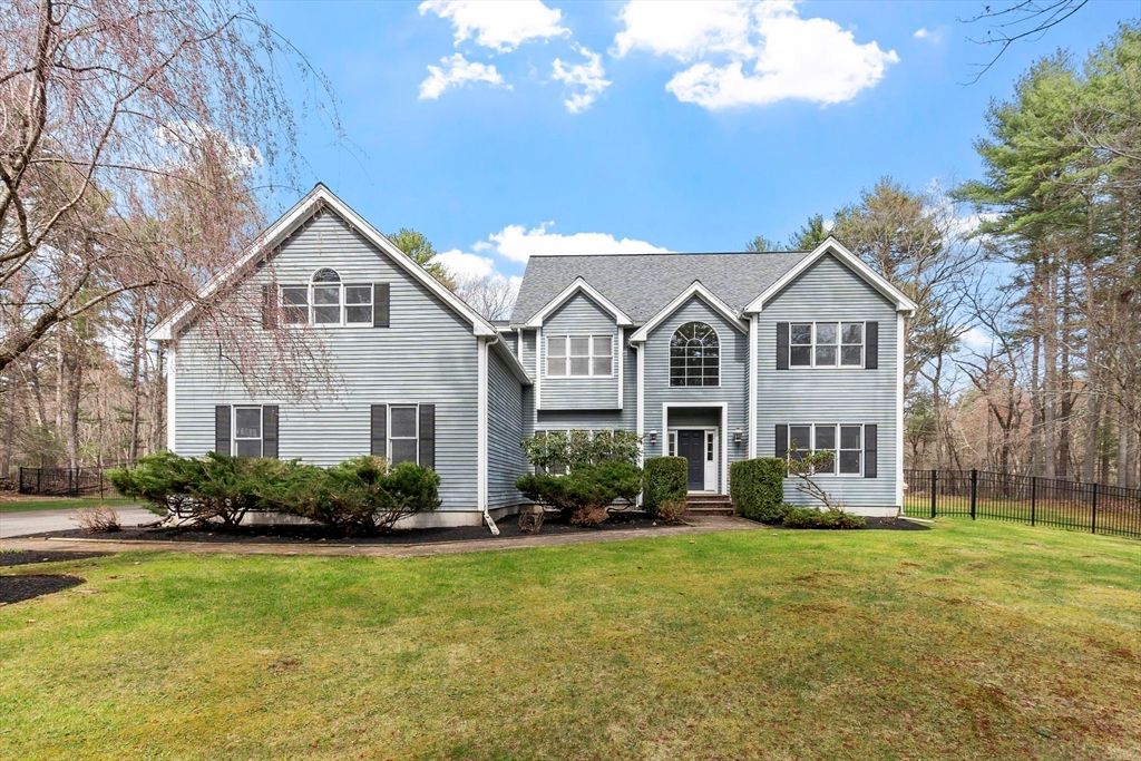 78 Cutters Ridge Rd, Carlisle, MA 01741
