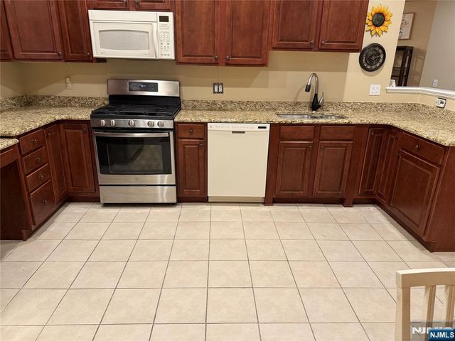 5408 Warrens Way, Wanaque, NJ 07465