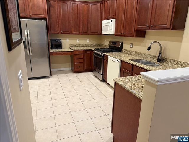 5408 Warrens Way, Wanaque, NJ 07465