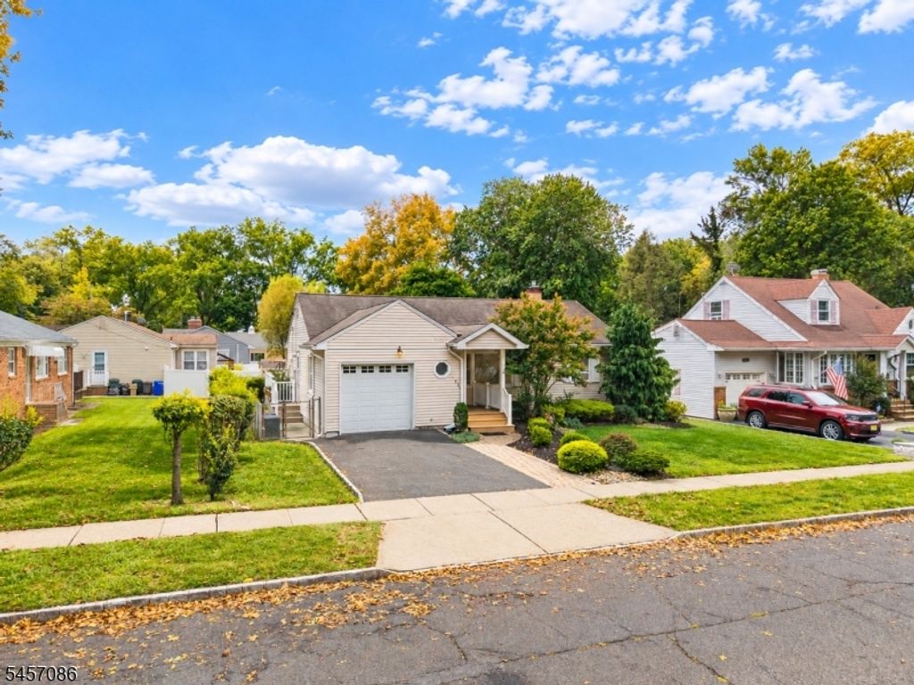 1090 Milton Blvd, Rahway City, NJ 07065 — photo 3