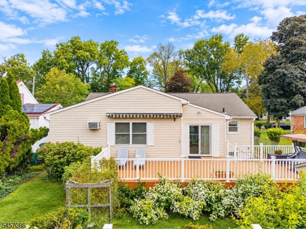 1090 Milton Blvd, Rahway City, NJ 07065 — photo 4