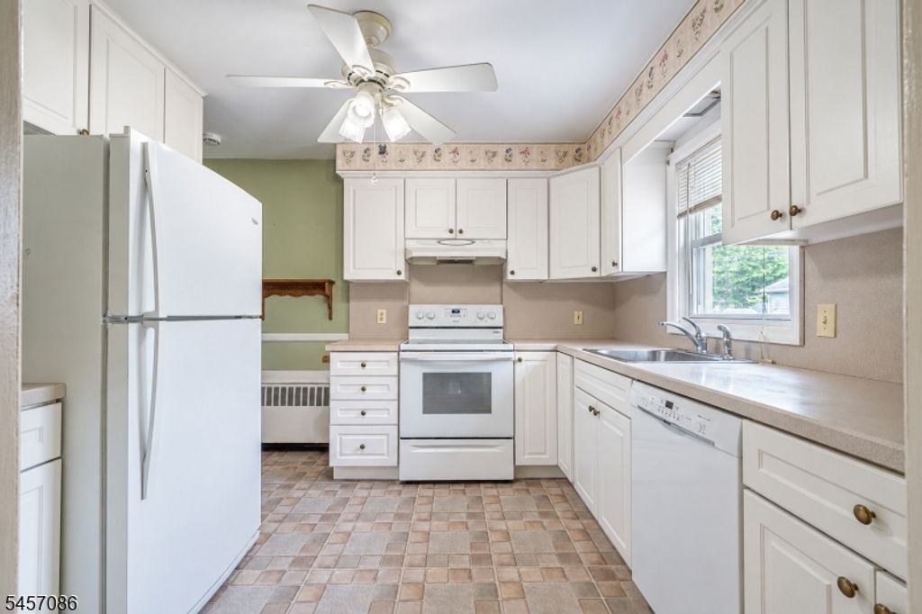 1090 Milton Blvd, Rahway City, NJ 07065 — photo 5