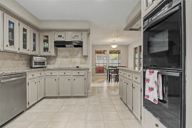 15702 Gilbertyn Drive, Tomball, TX 77377