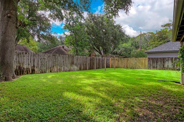 15702 Gilbertyn Drive, Tomball, TX 77377