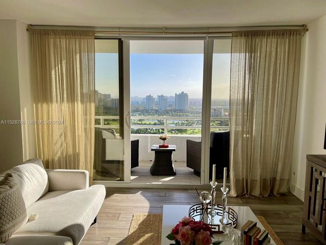 20225 NE 34th Court 2716, Aventura, FL 33180