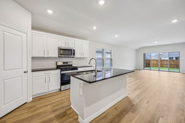 2226 Mustang Way, Seagoville, TX 75159