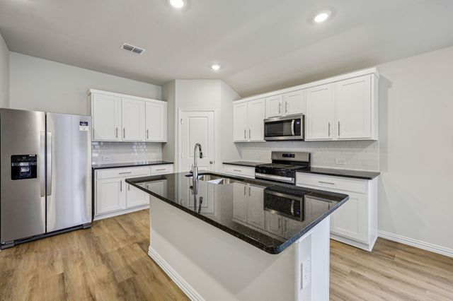 2226 Mustang Way, Seagoville, TX 75159