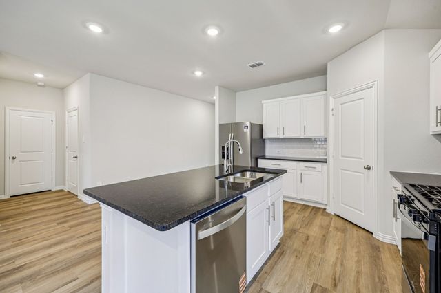 2226 Mustang Way, Seagoville, TX 75159