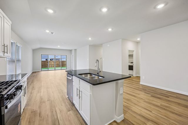 2226 Mustang Way, Seagoville, TX 75159