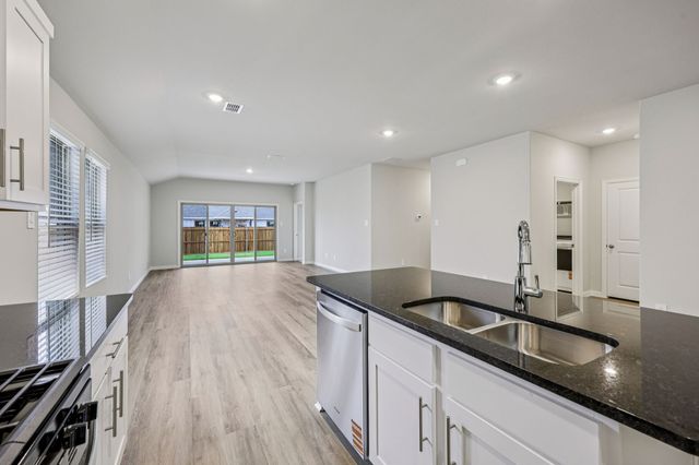 2226 Mustang Way, Seagoville, TX 75159