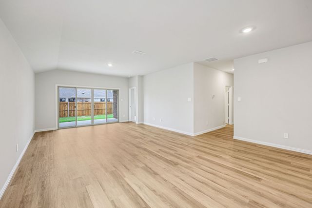 2226 Mustang Way, Seagoville, TX 75159