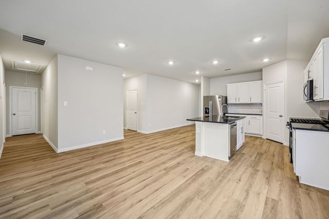 2226 Mustang Way, Seagoville, TX 75159