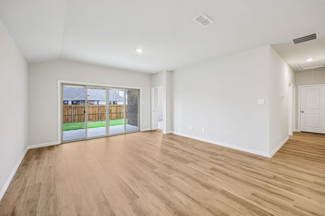 2226 Mustang Way, Seagoville, TX 75159