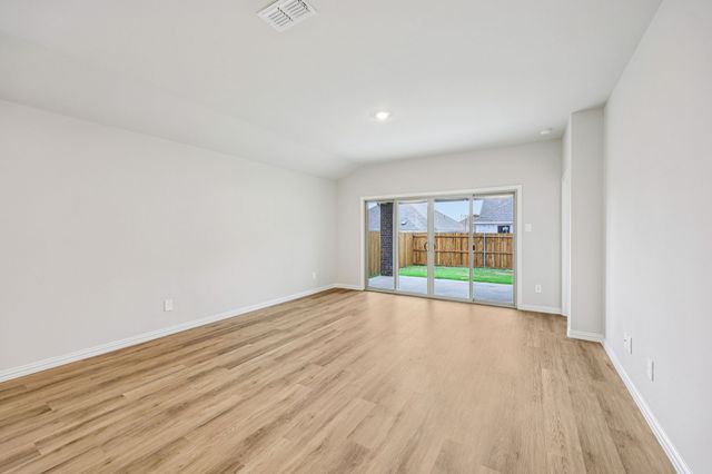 2226 Mustang Way, Seagoville, TX 75159